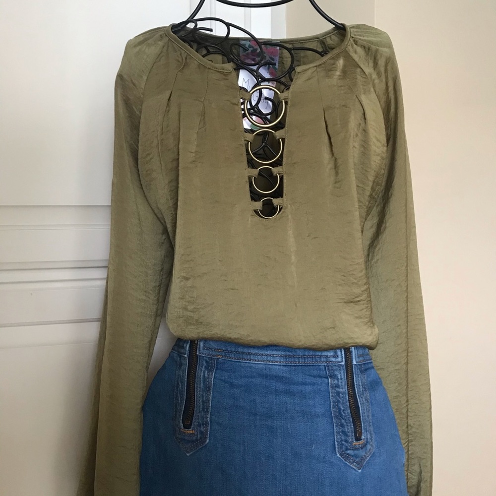 Myrtis Gray top
